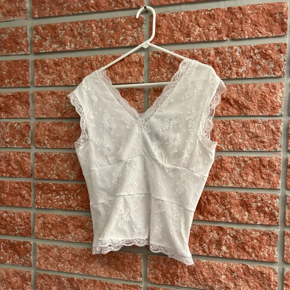 🌟 Elegant White Lace Women's Top - Picture 4 of 5